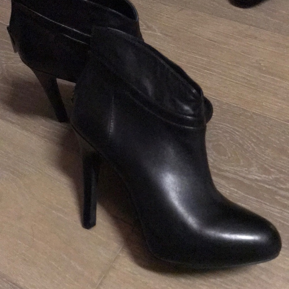 Jessica Simpson Black booties